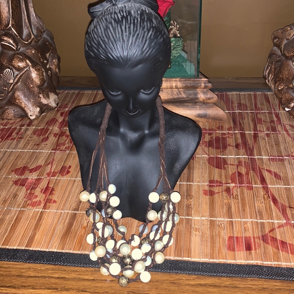 Lauren Conrad cloth and beaded necklace good cond